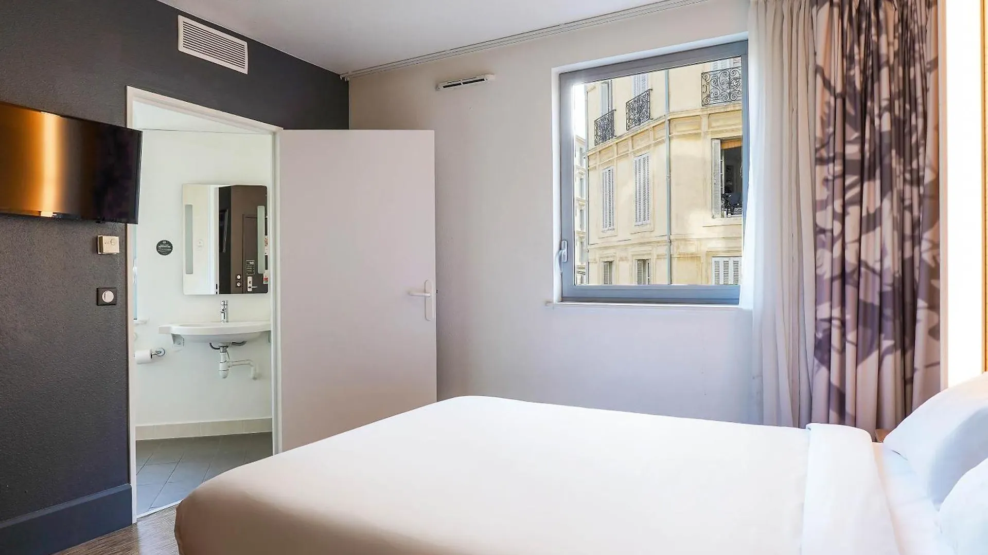 B&B Hotel Marseille Centre La Joliette 3*,
